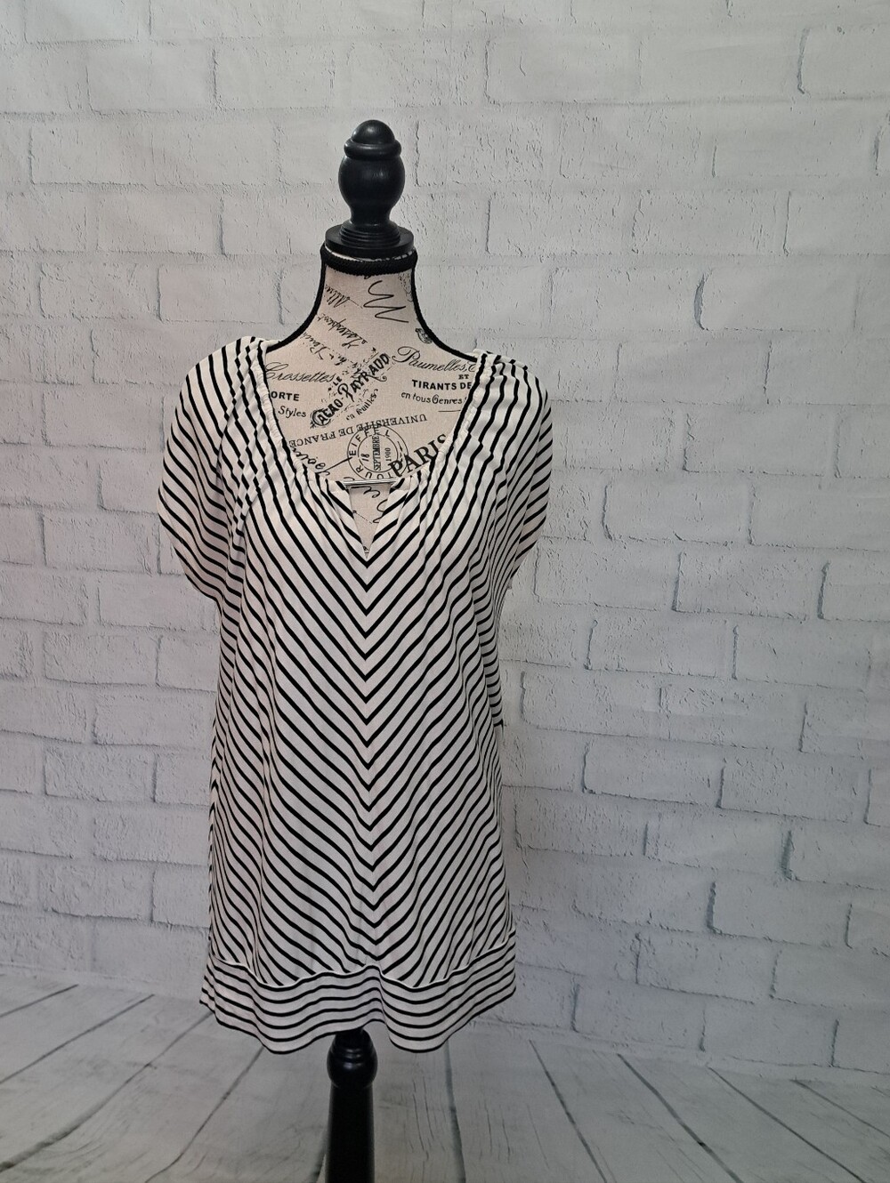 White House Black Market Top